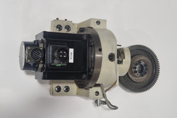 Mazak Mitsubishi B Axis HC-H153S-A51 AC Servo Motor includes Break and Gear.