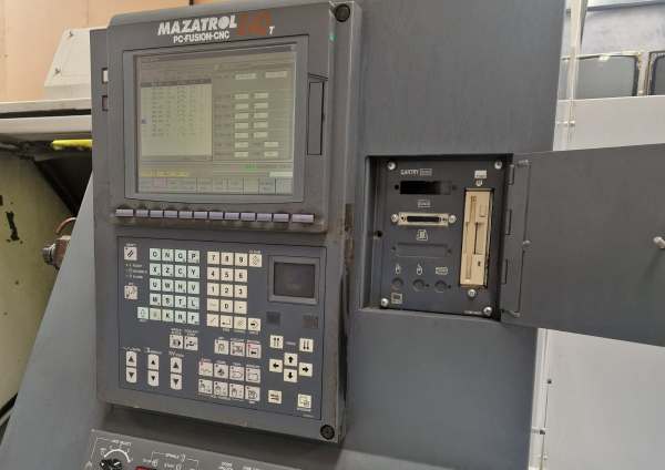 Mazak Super Quickturn 200M (1999).