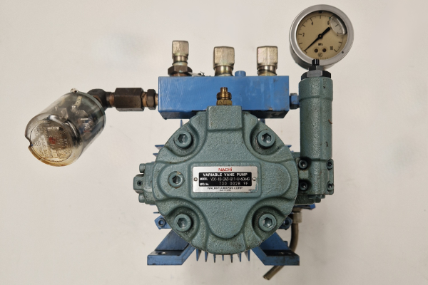 Nachi 3 Phase Induction Motor with Uni Pump UVC-1A-2A3-22-4-Q11-6064D
