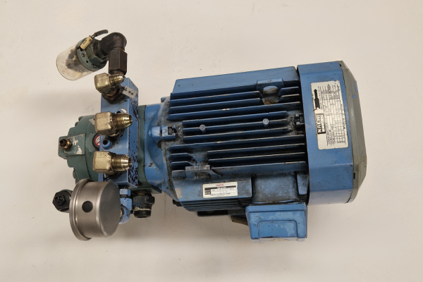 Nachi 3 Phase Induction Motor with Uni Pump UVC-1A-2A3-22-4-Q11-6064D