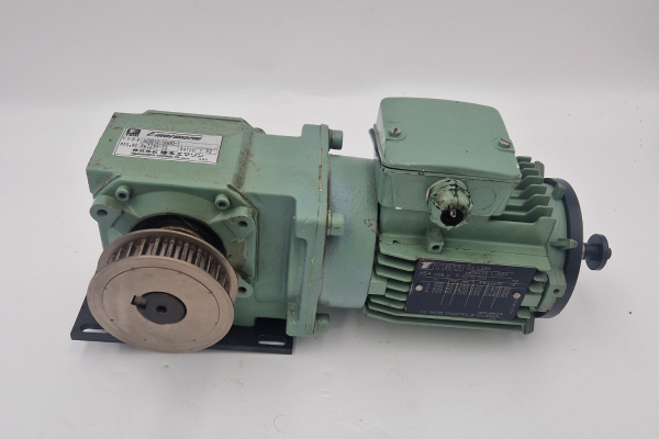 Emerworm HCM010-16N90-1 Motor and Gearbox.