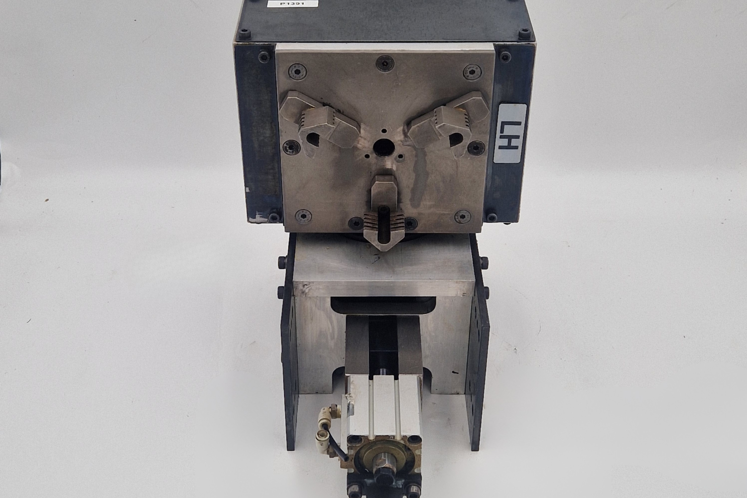 Mazak FLEX-GL50H Gantry Robot Hand inc Guarding and Cylinders.