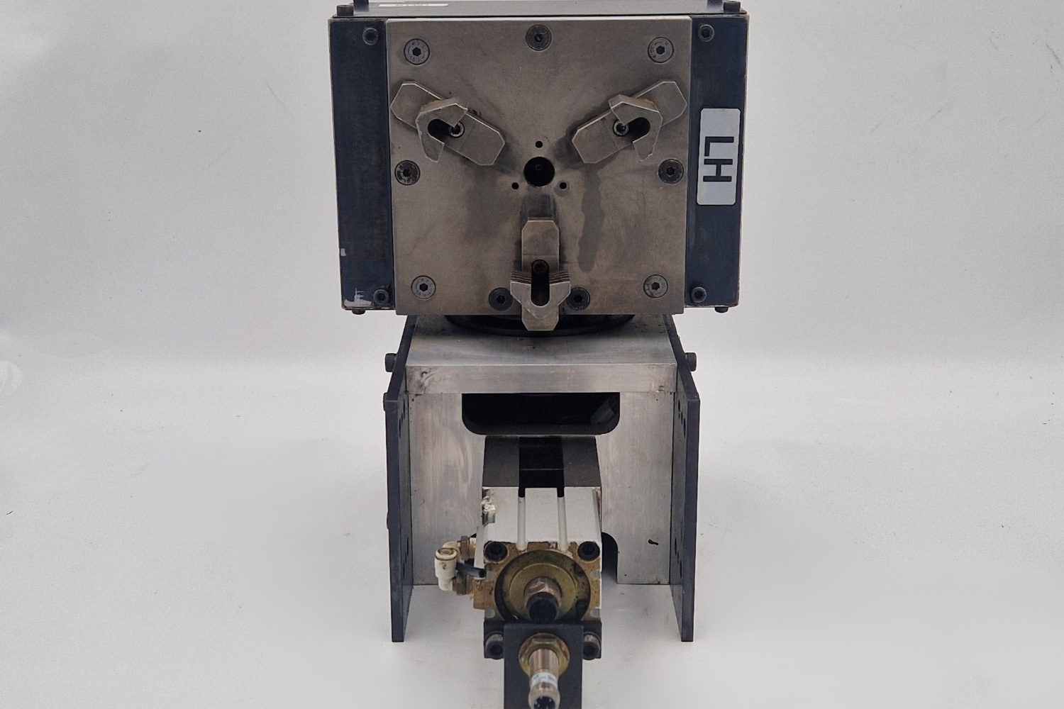 Mazak FLEX-GL50H Gantry Robot Hand inc Guarding and Cylinders.